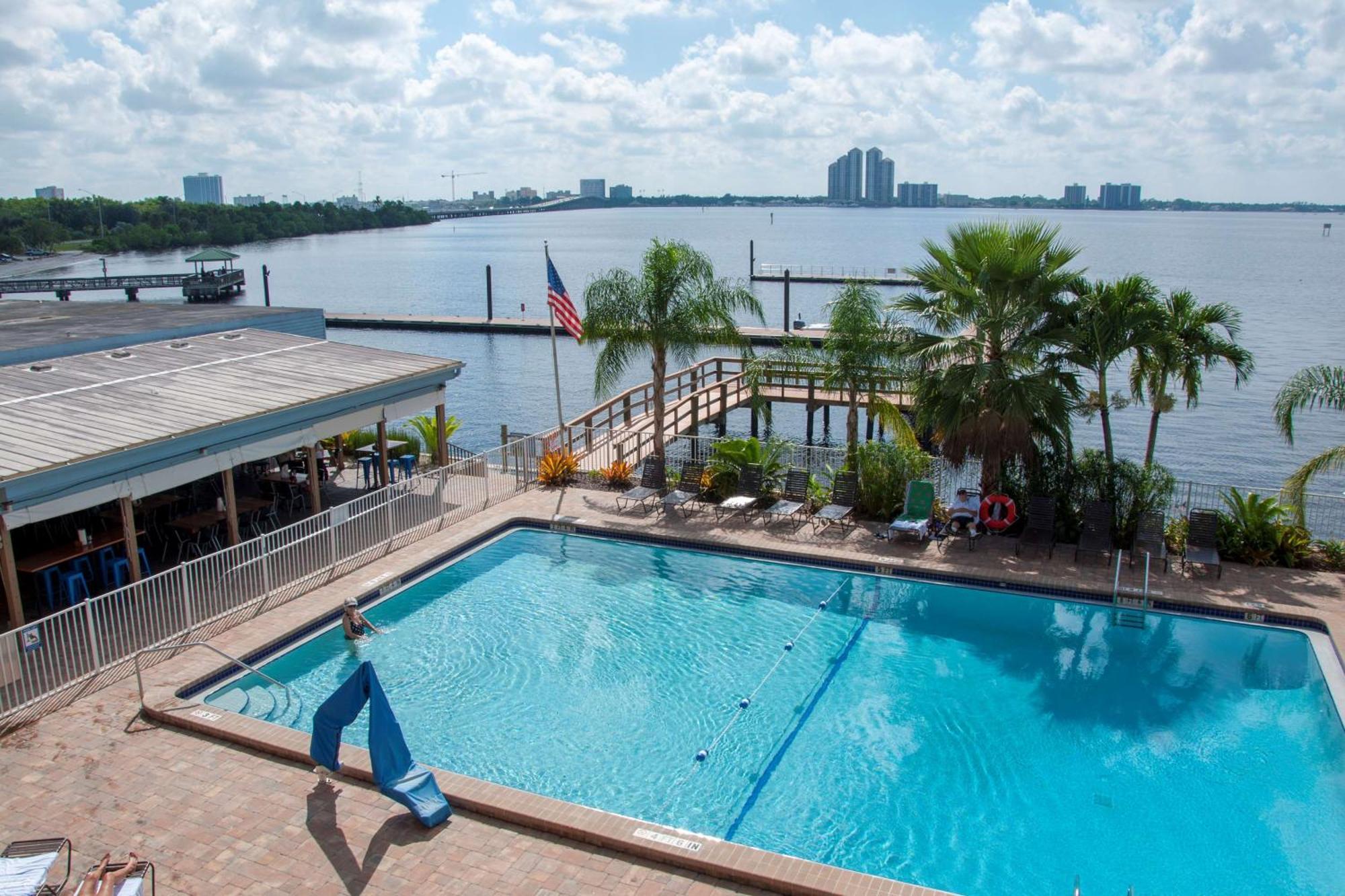 Best Western Fort Myers Waterfront Норт Форт Майерс Екстериор снимка